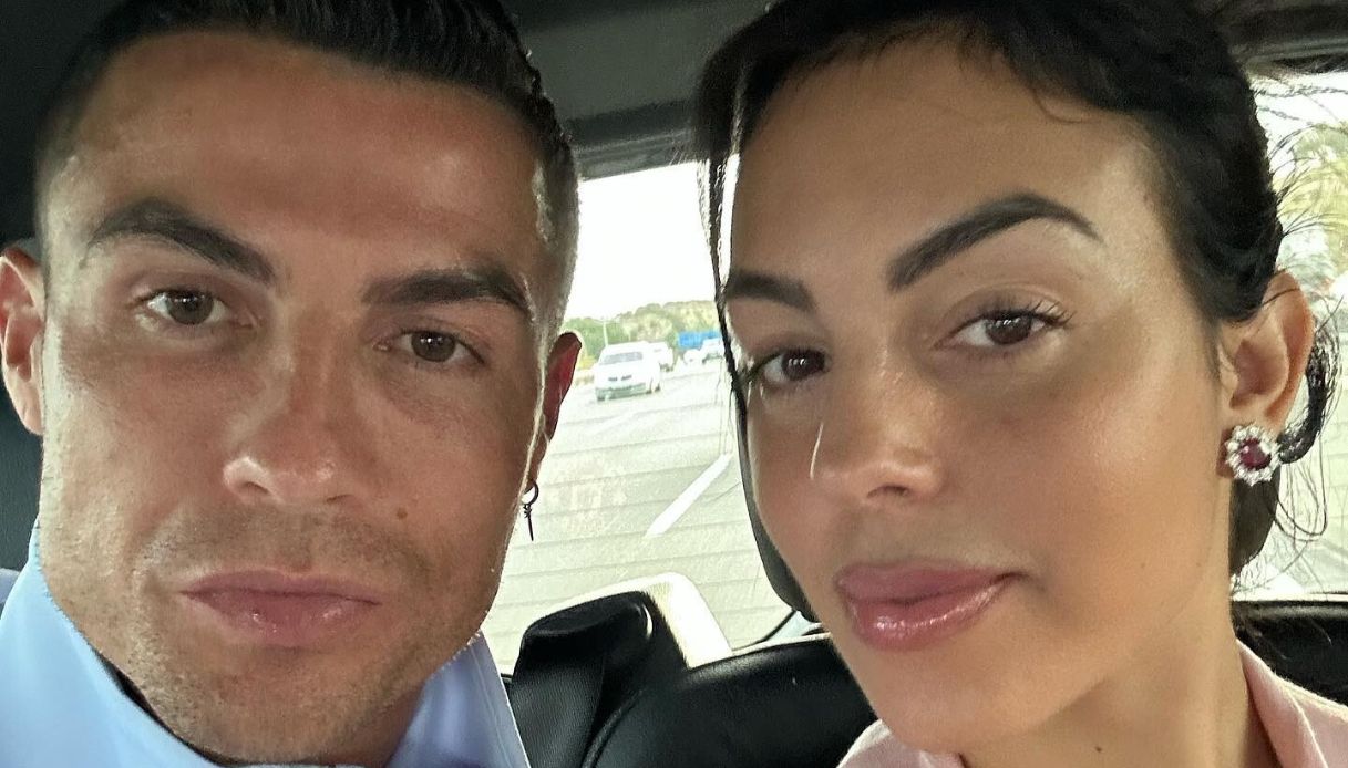 https://wips.plug.it/cips/notizie.virgilio.it/cms/2025/01/cristiano-ronaldo-georgina-rodriguez.jpg