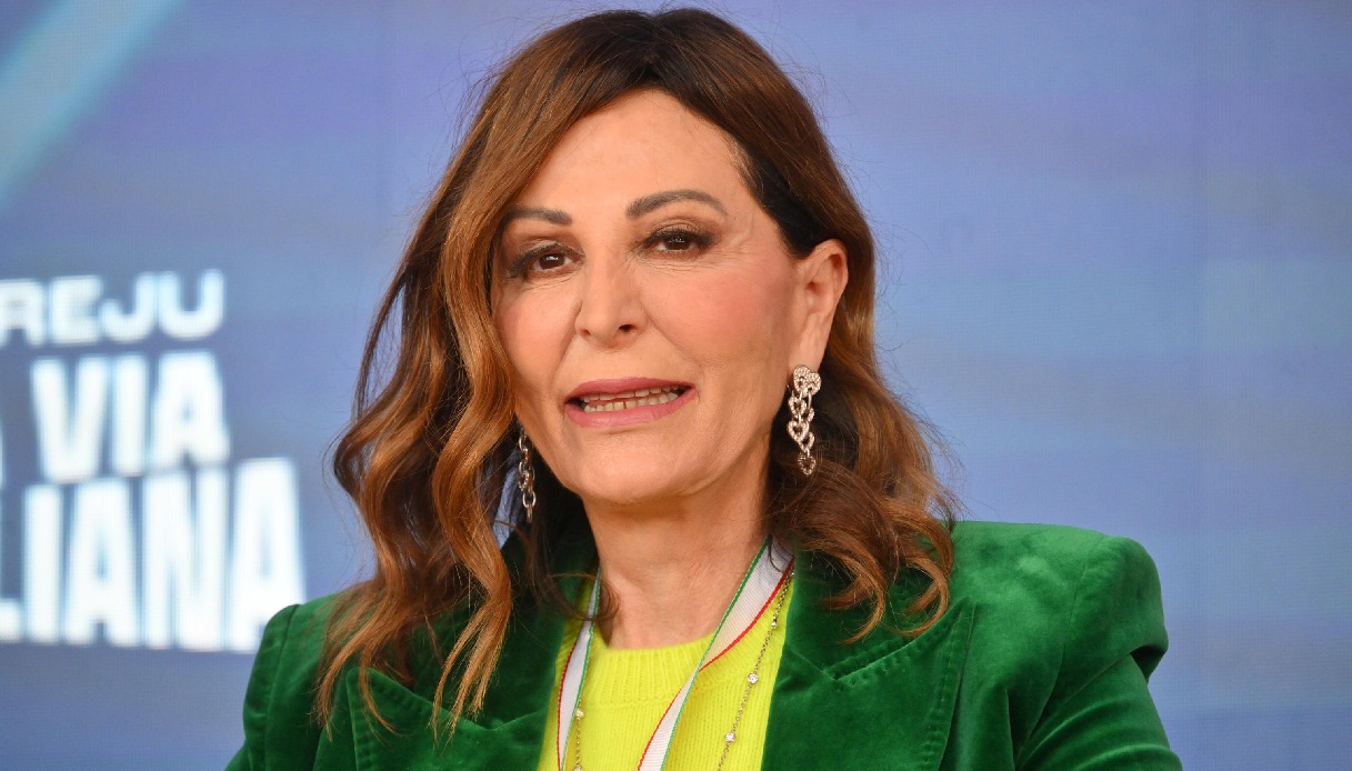 https://wips.plug.it/cips/notizie.virgilio.it/cms/2025/01/daniela-santanche-ministro-processo-meloni.jpg