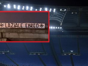 Striscione shock antisemita prima del derby Roma-Lazio: le svastiche e la scritta 