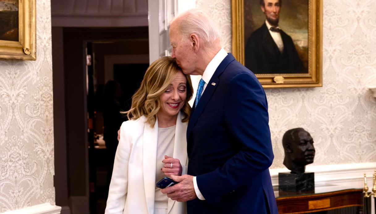 https://wips.plug.it/cips/notizie.virgilio.it/cms/2025/01/giorgia-meloni-e-joe-biden-1.jpg