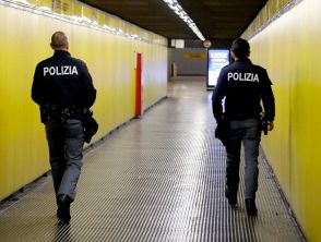 Eiacula addosso a una 24enne sulla metro a Milano, il racconto shock della vittima: 