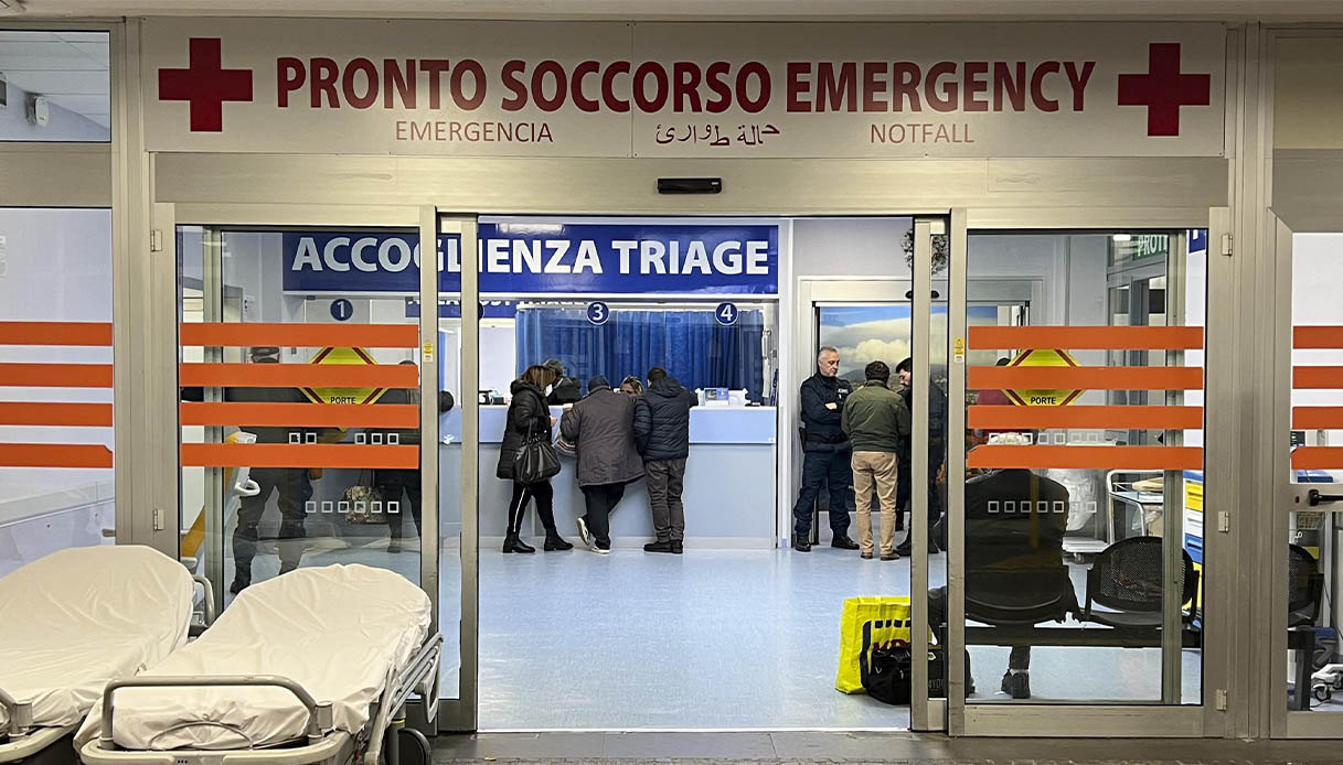 https://wips.plug.it/cips/notizie.virgilio.it/cms/2025/01/picco-influenza-pronto-soccorso-napoli.jpg