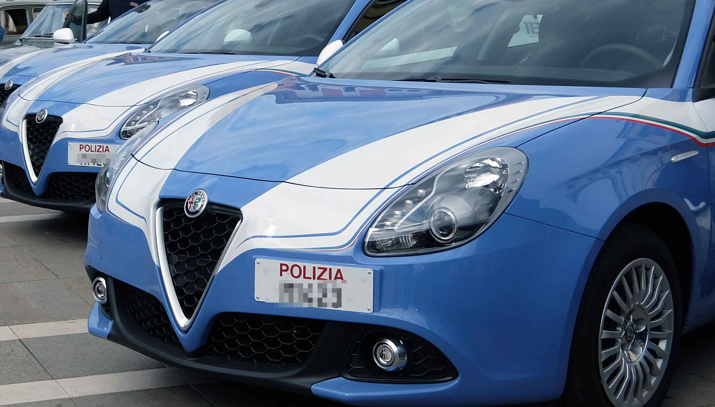 Furto in casa e fuga spericolata: auto si ribalta, 4 ladri arrestati dopo un inseguimento a Bergamo