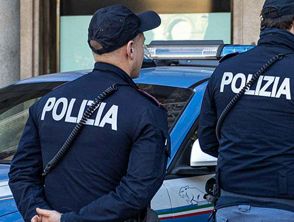 Rapine, coltelli alla gola e pestaggi nei centri commerciali: arrestati 9 giovani a Forlì, furti anche in casa