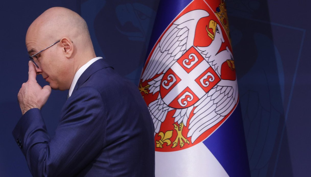 https://wips.plug.it/cips/notizie.virgilio.it/cms/2025/01/premier-milos-vucevic-serbia.jpg