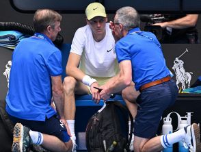 Malore per Sinner nel match contro Holger Rune agli Australian Open: cosa è successo e come sta, le sue parole