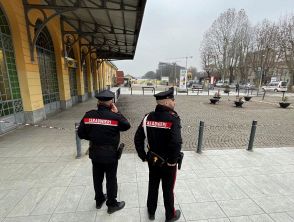 Rissa alla stazione di Tortona ad Alessandria, 19enne morto accoltellato: gli stavano rubando il monopattino