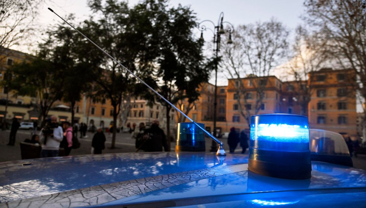 Studente accoltellato a Testaccio dopo una lite, come sta? La rabbia della madre: "Voglio giustizia"