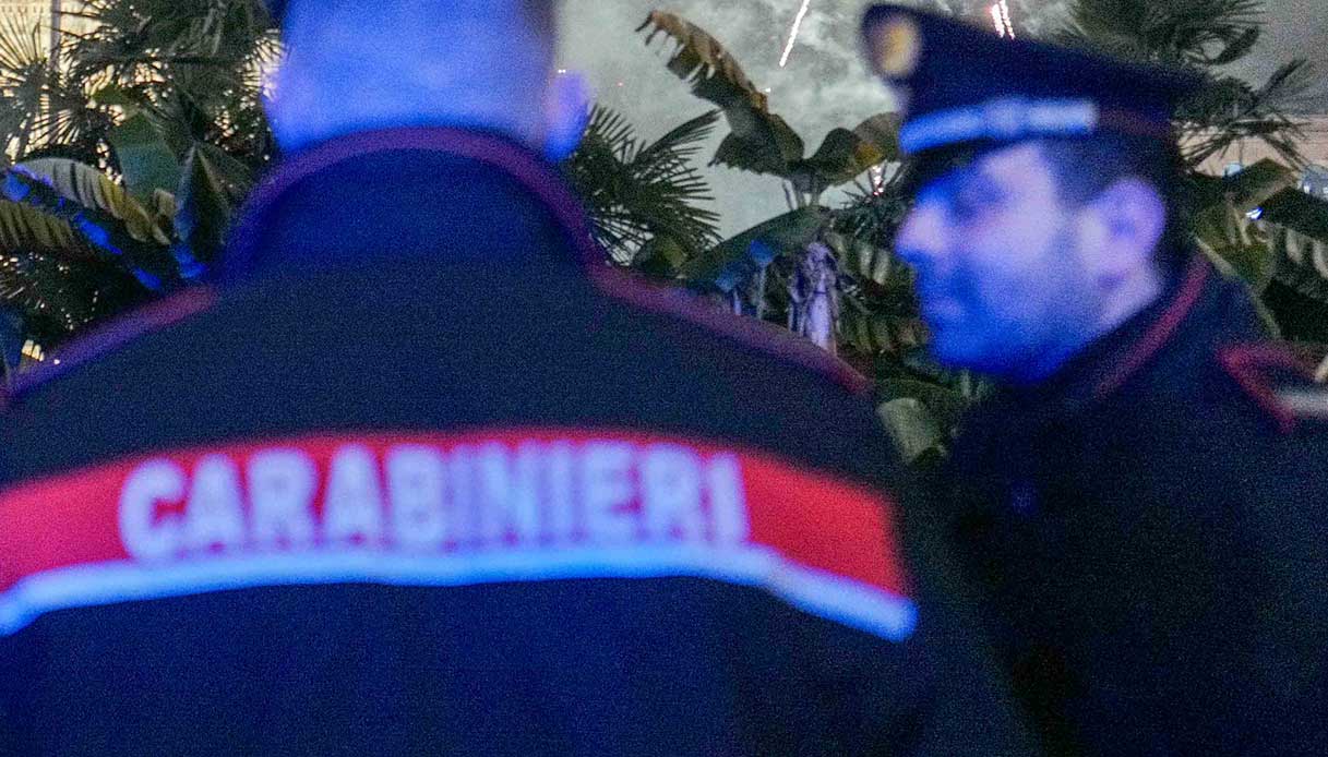 Alessandria, ruba superalcolici e colpisce una guardia: bloccato dai Carabinieri, 39enne arrestato per rapina