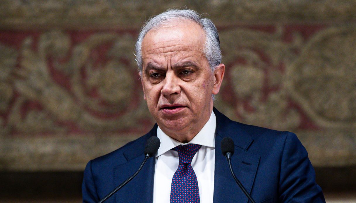 centri migranti albania dipendenti licenziati piantedosi