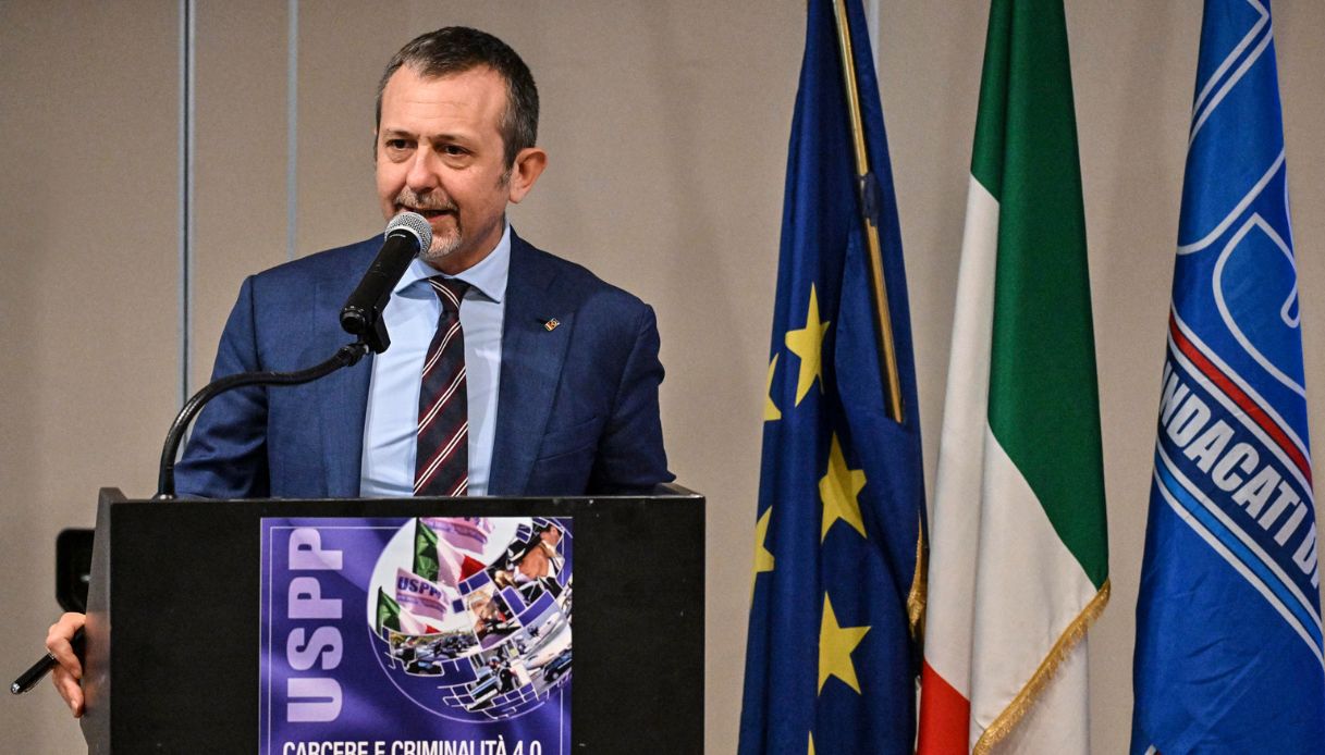 delmastro condannato cospito sottosegretario