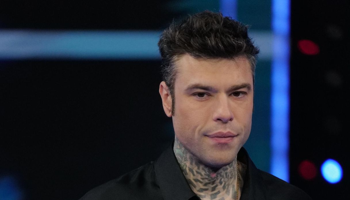 https://wips.plug.it/cips/notizie.virgilio.it/cms/2025/02/fedez-sanremo-testo-significato-battito-depressione-fluoxetina.jpg