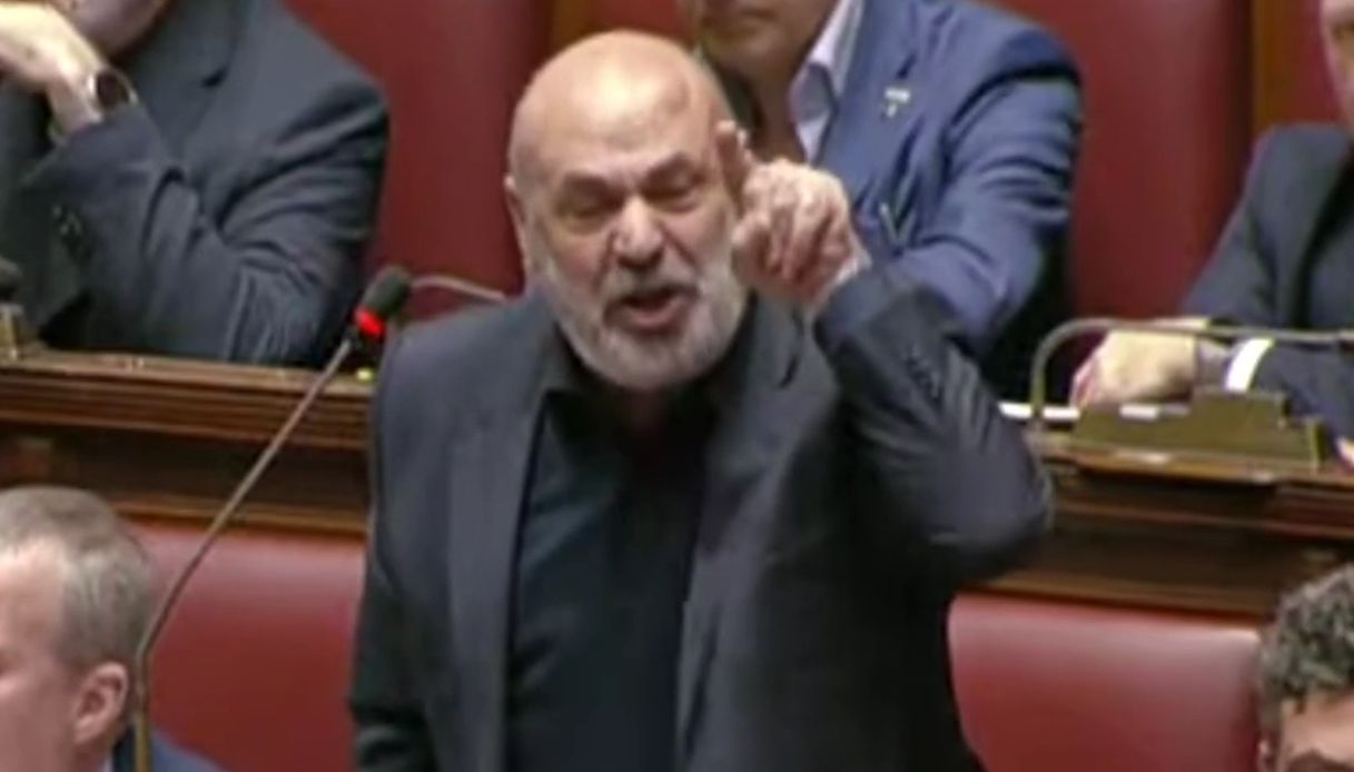 https://wips.plug.it/cips/notizie.virgilio.it/cms/2025/02/gaetano-amato-m5s-stefano-candiani-lega-camera.jpg