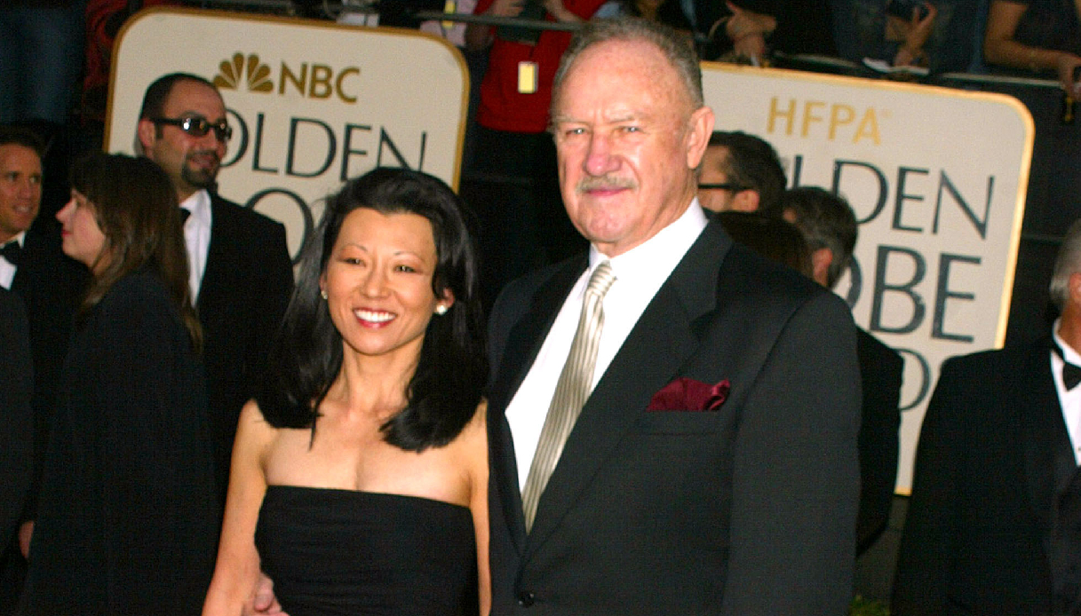 Moglie di Gene Hackman "mummificata a mani e piedi": la morte di Betsy Arakawa avvolta nel mistero