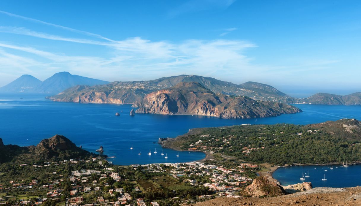 Hollywood alle Eolie per il film di Christopher Nolan sull'Odissea: sopralluoghi a Lipari, Vulcano e Panarea