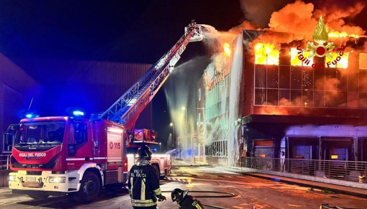 video incendio Inalca Reggio Emilia