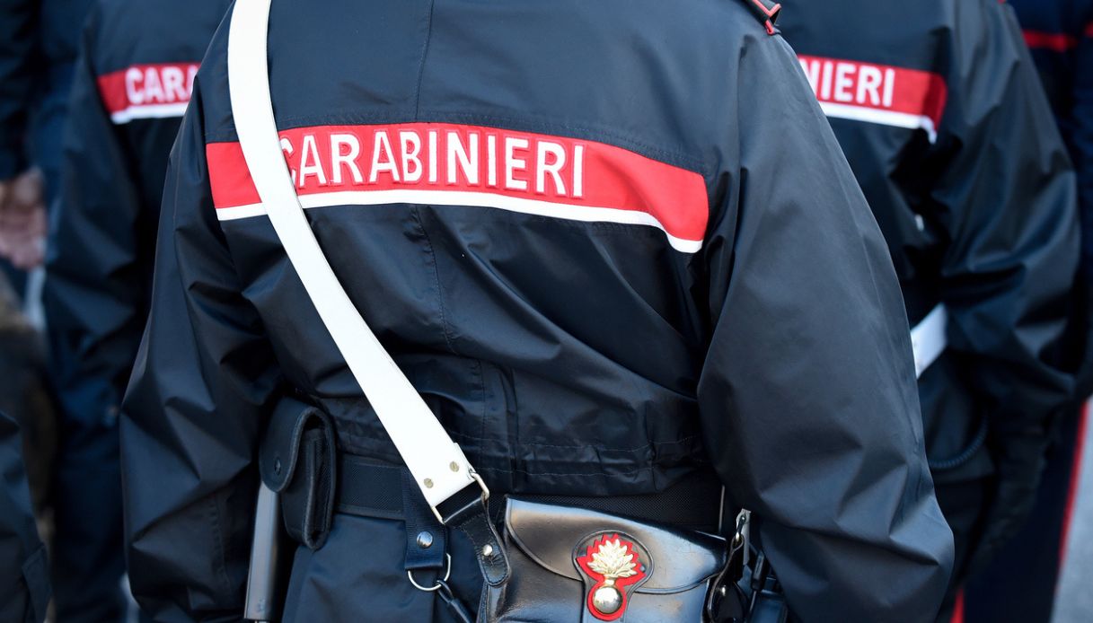 Maestra fa arrestare i genitori di un suo alunno a Roma: seguita fino a casa e minacciata con un bastone