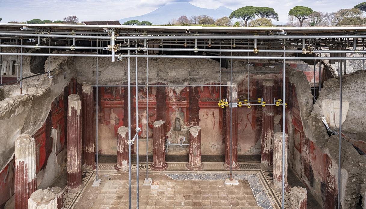 Pompei svela una nuova villa dei Misteri, megalografia su Dioniso scoperta durante gli scavi: "Giorno storico"