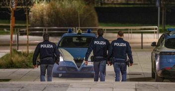 rapina-via-pasolini-milano-agenti