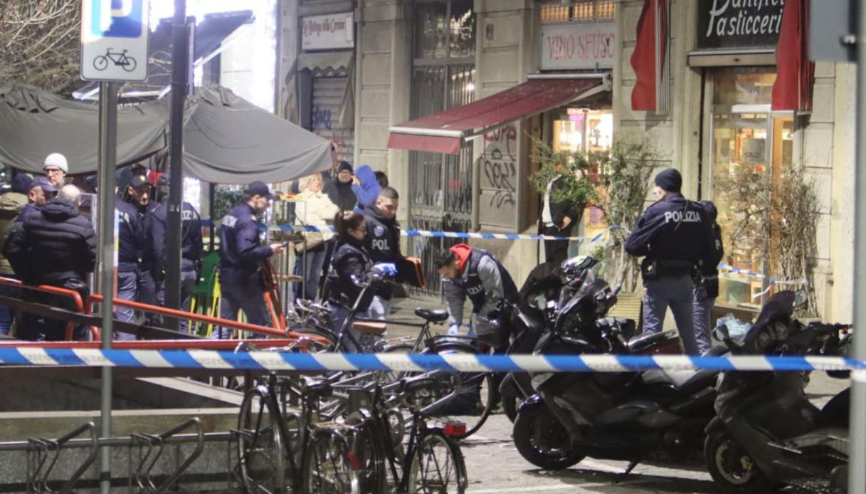 Spari a Milano in una panetteria di piazzale Gambara, un morto e un ferito grave: killer in fuga