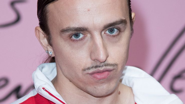 Tommy Cash all'Eurovision 2025 con "Cappuccino macchiato": chi è il  cantante dell'Estonia