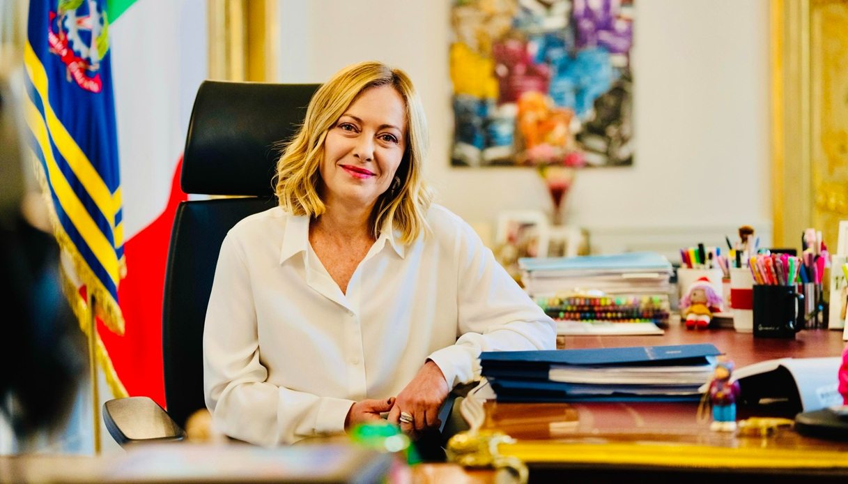 Giorgia Meloni studio