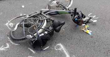 Ciclista muore tamponato da furgone vicino a Cremona