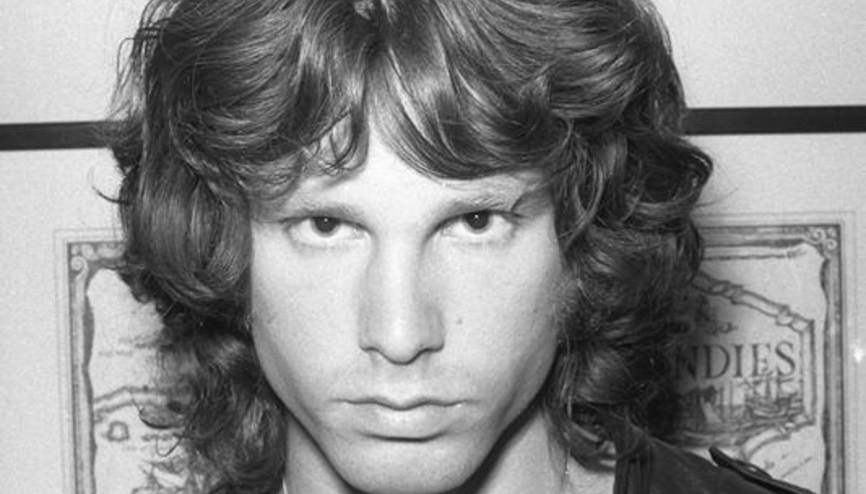 Jim Morrison è ancora vivo, vive a New York e si fa chiamare Frank: l’assurda teoria sul leader dei Doors