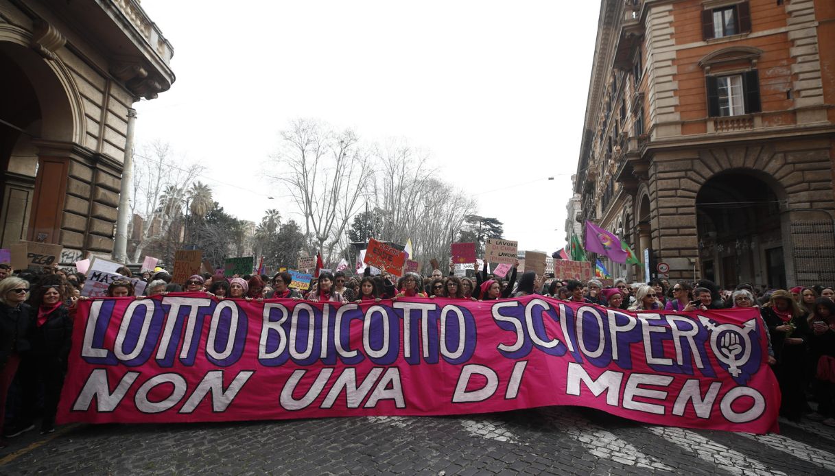 manifestazioni 8 marzo in migliaia in strada in tutta italia i cortei in difesa dei diritti delle donne da Notizie.virgilio.it manifestazioni 8 marzo in migliaia in strada in tutta italia i cortei in difesa dei diritti delle donne