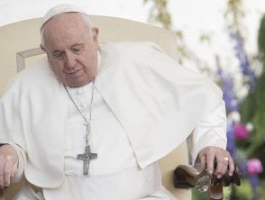 Papa Francesco e le condizioni rivelate dal Vaticano: come sta Bergoglio e perché nessuno parla di dimissioni