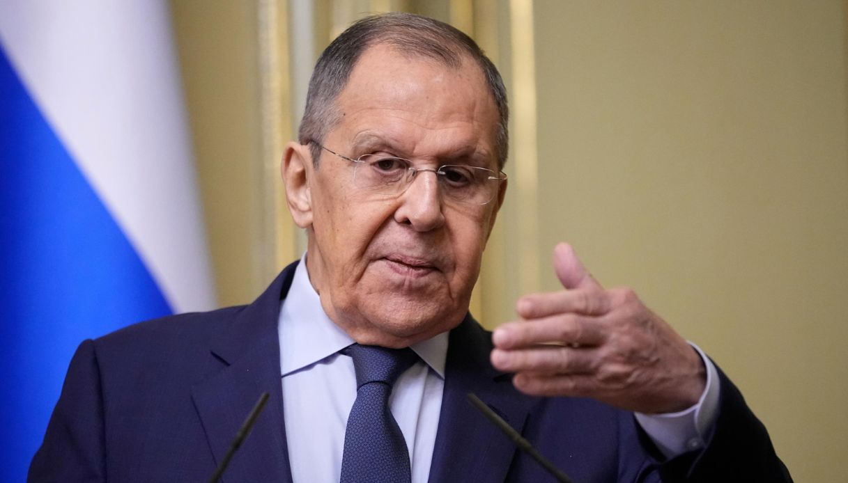 putin ucraina macron lavrov hitler