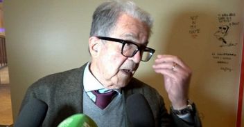 Romano Prodi giornalista video capelli