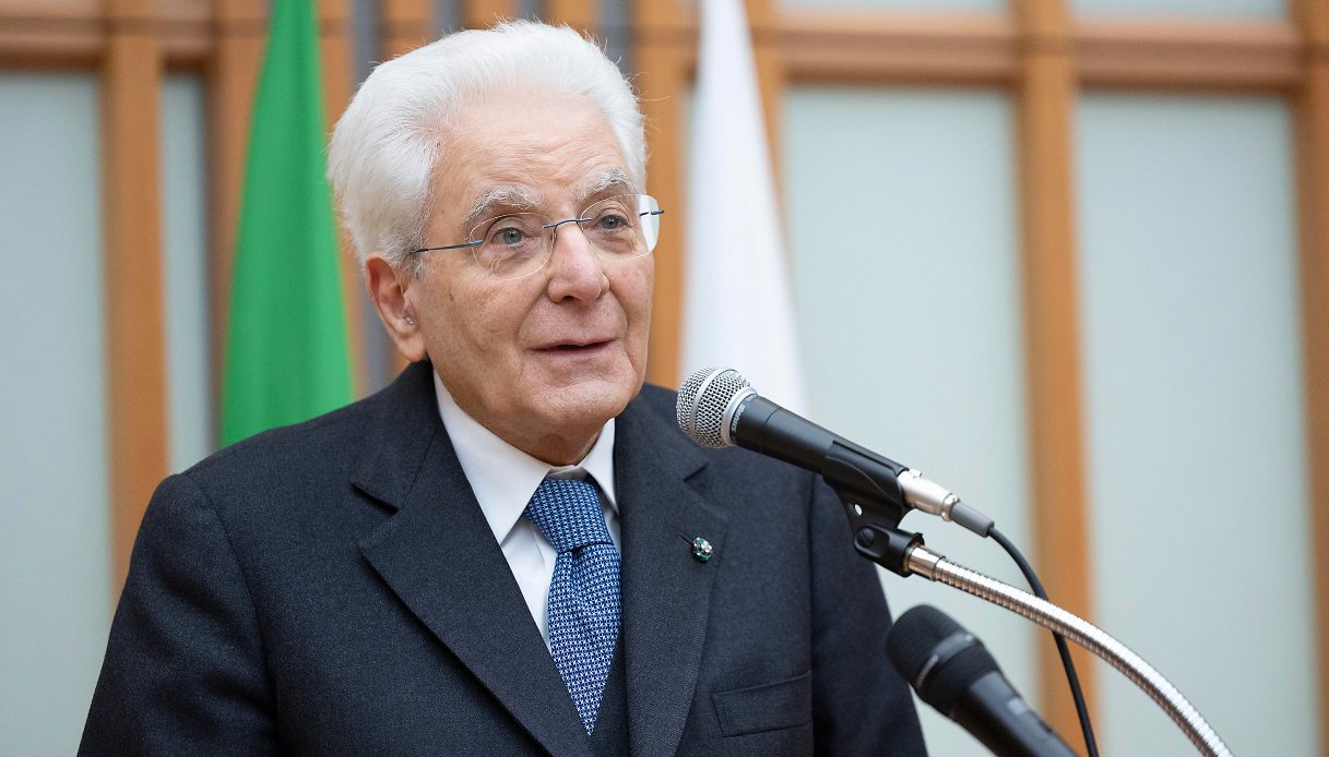 https://wips.plug.it/cips/notizie.virgilio.it/cms/2025/03/sergio-mattarella-russia.jpg