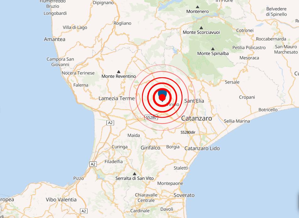 https://wips.plug.it/cips/notizie.virgilio.it/cms/2025/03/terremoto-provincia-catanzaro.jpg