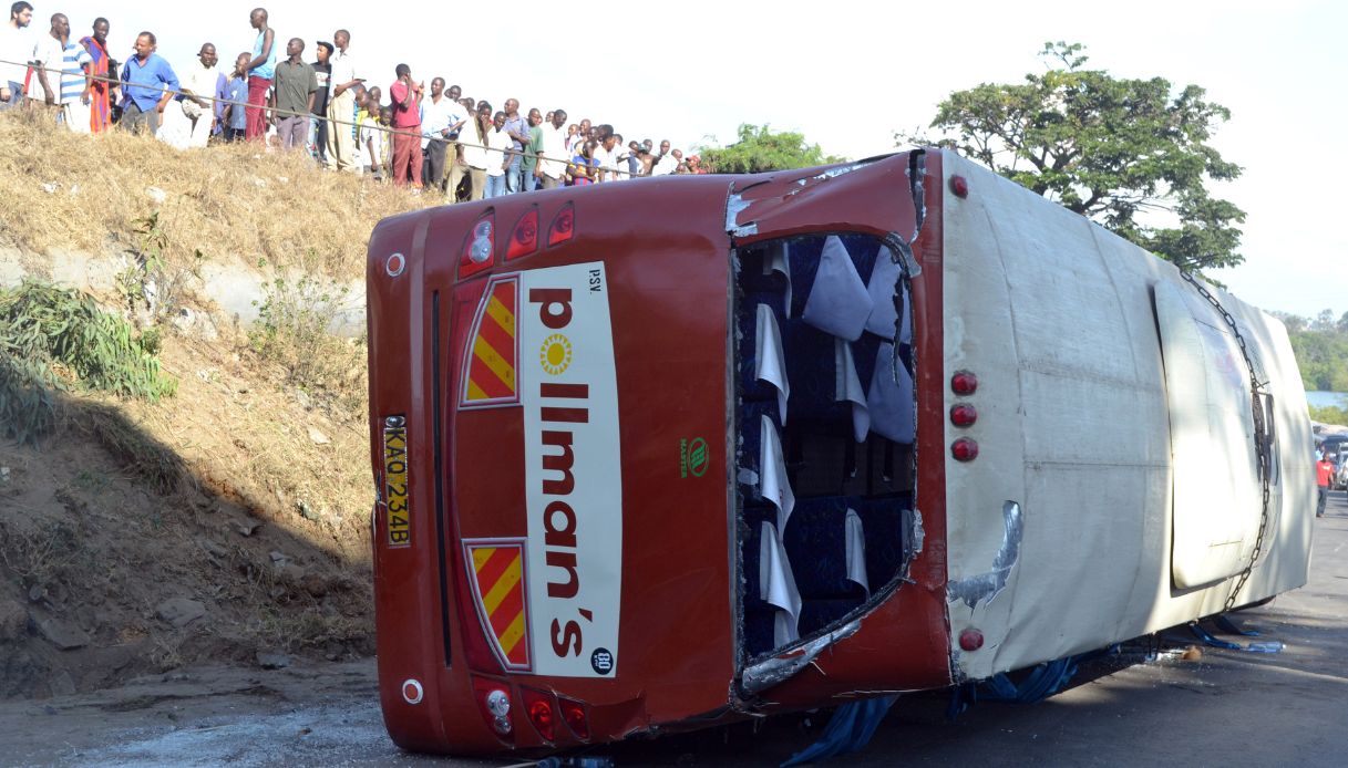 Turisti italiani morti in un incidente stradale in Kenya a Diani, due  vittime e diversi feriti