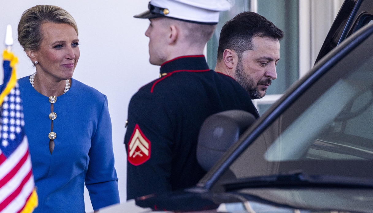 Trump sospende aiuti all'Ucraina e Zelensky pronto a 