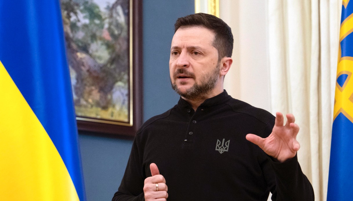 https://wips.plug.it/cips/notizie.virgilio.it/cms/2025/03/zelensky-va-a-londra-da-re-carlo.jpg