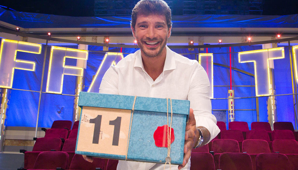 stefano de martino conduttore di affari tuoi