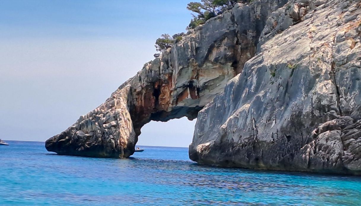 https://wips.plug.it/cips/notizie.virgilio.it/cms/2025/04/cala-goloritze-spiaggia-piu-bella.jpg