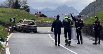 clusone-bergamo-cadavere-auto