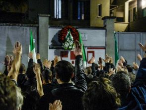 Il video dei saluti romani in via Paladini a Milano per l'anniversario della morte di Sergio Ramelli