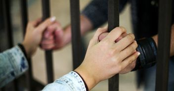detenuto-carcere-magdeburgo-moglie
