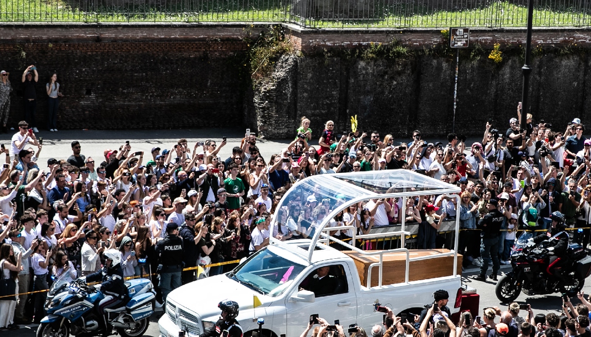 Flavio Briatore selfie funerali Papa Francesco