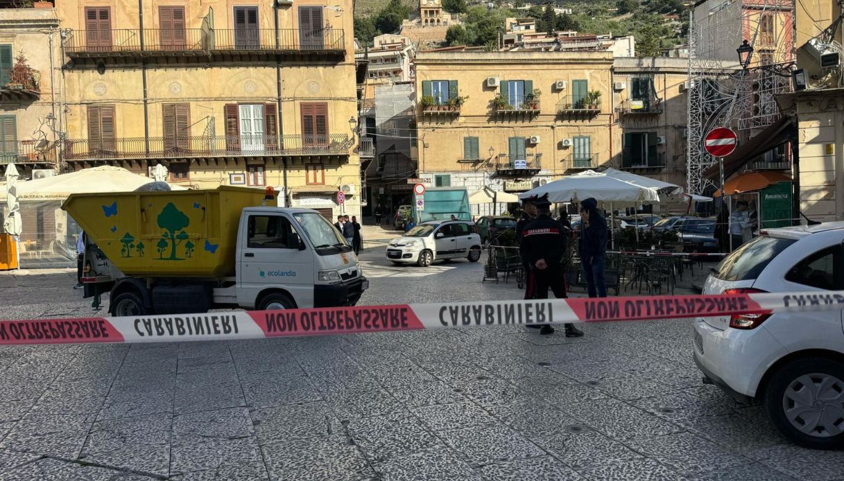 Sparatoria a Monreale, testimonianza choc del sopravvissuto: "Nessuna rissa, hanno sparato nella confusione" Sparatoria a Monreale, testimonianza choc del sopravvissuto: "Nessuna rissa, hanno sparato nella confusione"