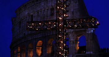 via-crucis-papa-francesco