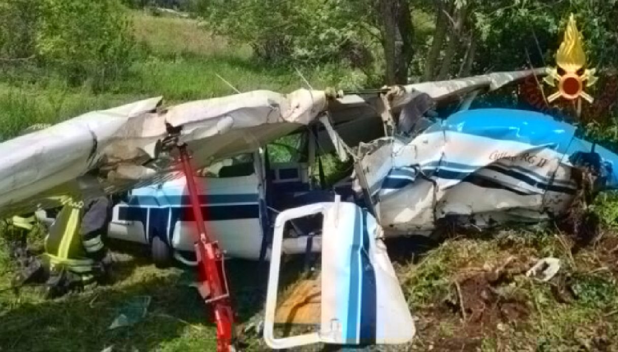 https://wips.plug.it/cips/notizie.virgilio.it/cms/2025/05/aereo-asiago-incidente.jpg