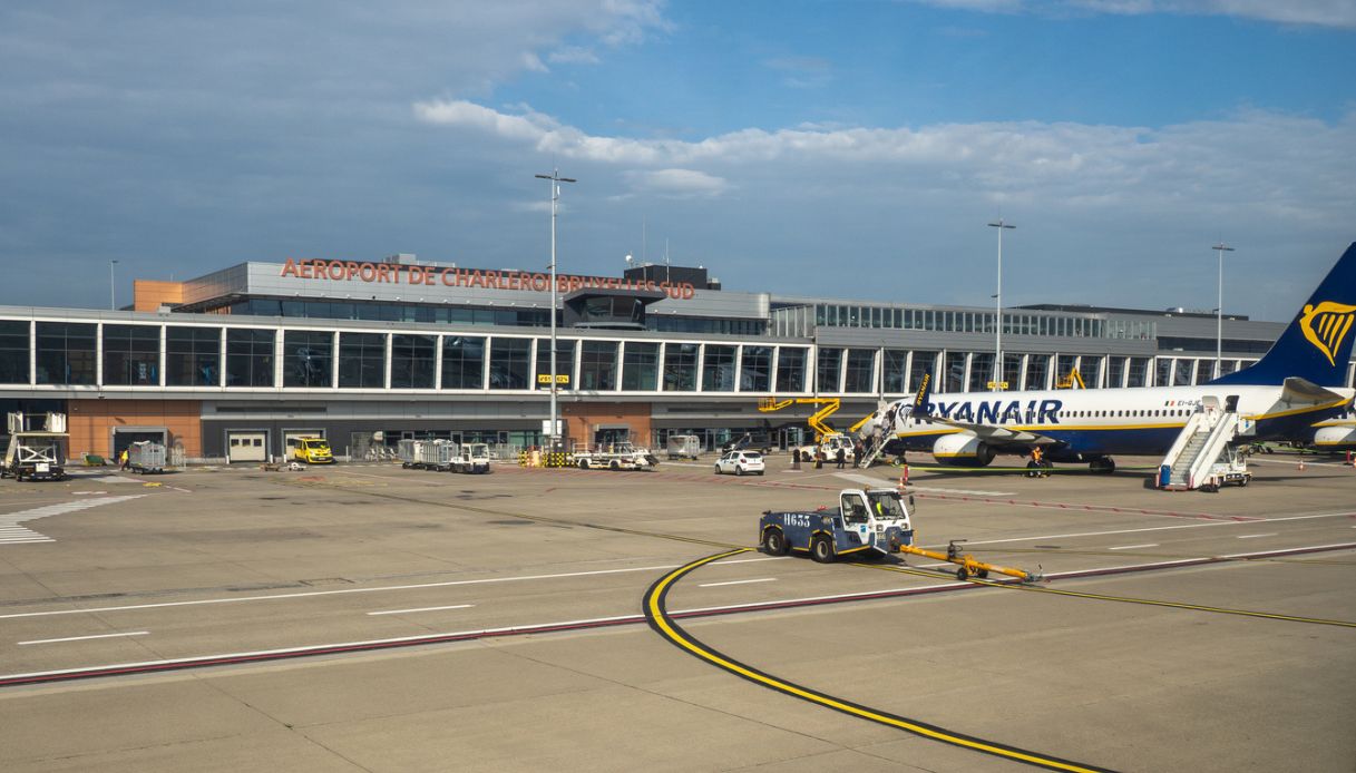 https://wips.plug.it/cips/notizie.virgilio.it/cms/2025/05/aeroporto-charleroi-belgio-allarme-bomba.jpg