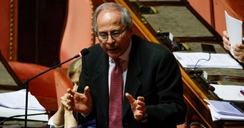 andrea crisanti no vax