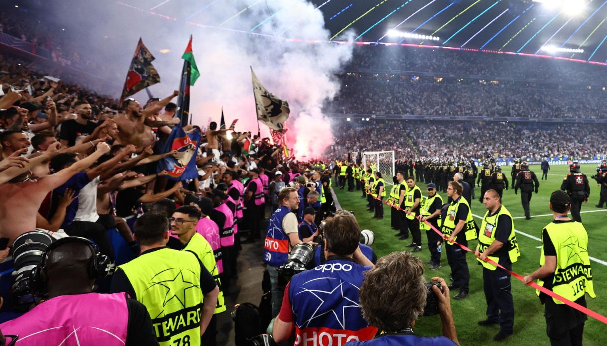 Arresti tra i tifosi del Psg dopo la Champions League