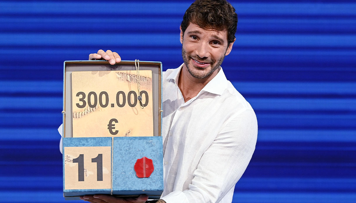 stefano de martino conduttore affari tuoi